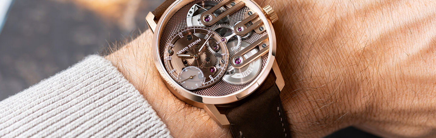 LR_AS_GravityEqualForceRoseGold_mood05